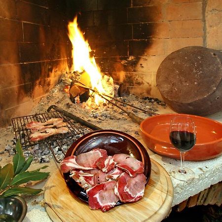 Bed and Breakfast Kastel Каштелир Экстерьер фото