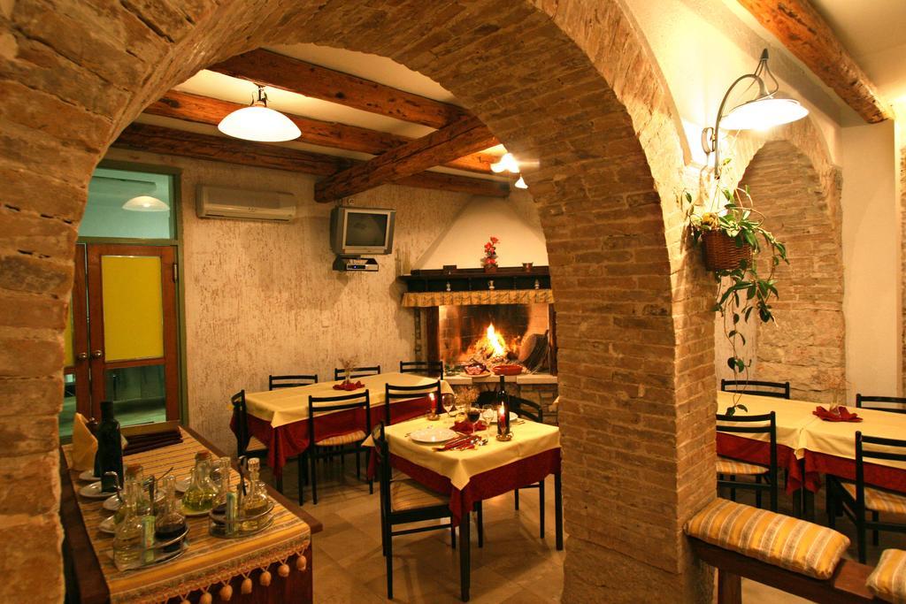 Bed and Breakfast Kastel Каштелир Экстерьер фото
