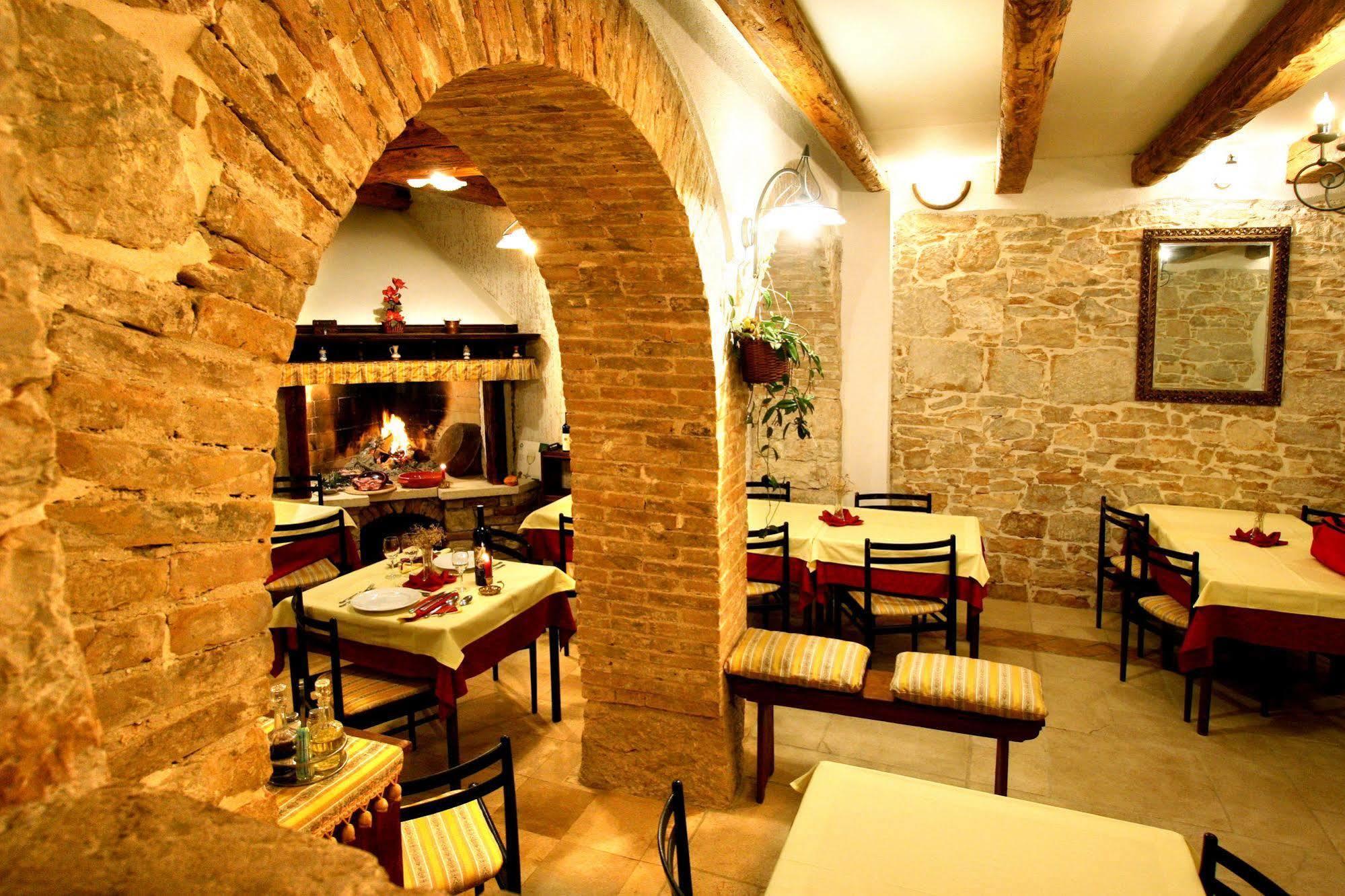 Bed and Breakfast Kastel Каштелир Экстерьер фото